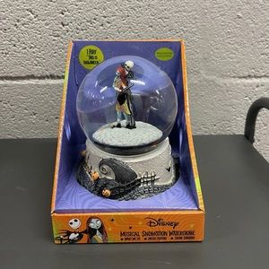 Disney Nightmare Before Christmas Musical Snow Motion Water Globe￼